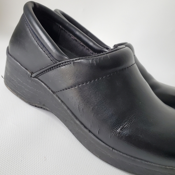 Tredsafe Oil & Slip Resistant Leather Work Clogs - Picture 4 of 13